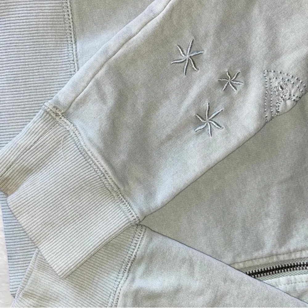 Rare Vertigo Paris zip up hoodie - Picture 7 of 8